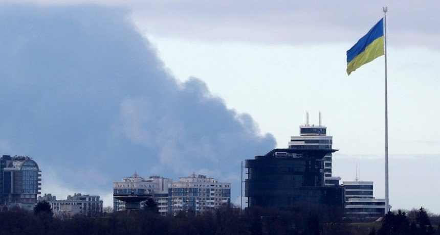 Argentina evacuó al personal diplomático de la embajada en Kiev