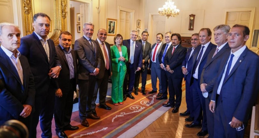Manzur acompañó a los gobernadores al Congreso por el acuerdo con el FMI
