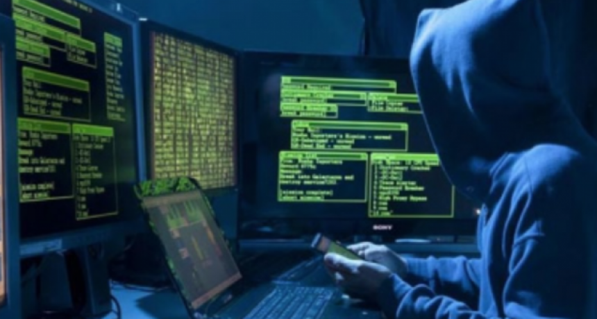 Robos virtuales: Sin controles ni regulación, se multiplican las estafas por distintas plataformas digitales