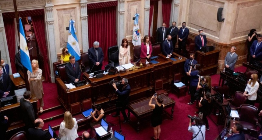Tras varias horas de debate, el Senado se encamina a aprobar el acuerdo con el FMI