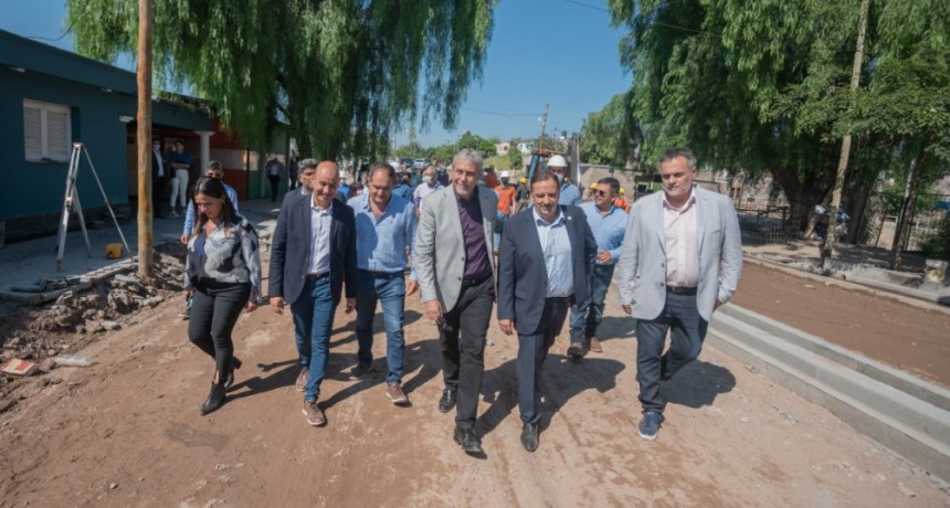 Quintela y Ferraresi constataron el avance de obra en la Av. Cabo Primero Rodríguez que beneficiará a más de 3 mil familias 