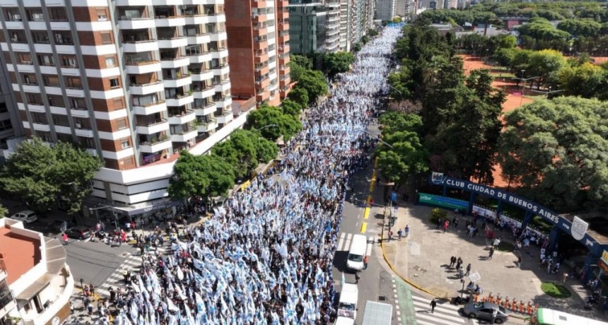 Día de la Memoria: militantes y organizaciones de derechos humanos llegan a Plaza de Mayo