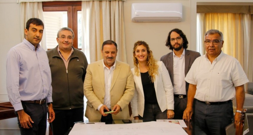 Quintela se interiorizó sobre el avance en las fábricas de las empresas Vidrios Riojanos y Cerámica Riojana 
