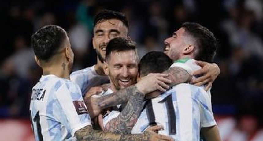 Argentina visita a Ecuador en busca del invicto histórico
