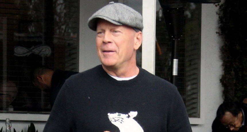 Bruce Willis se retira de la actuación luego de que le diagnosticaran afasia