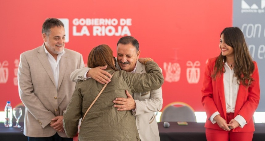 Quintela otorgó recategorizaciones a trabajadores del Registro de la Propiedad Inmueble y de la Dirección General de Catastro 