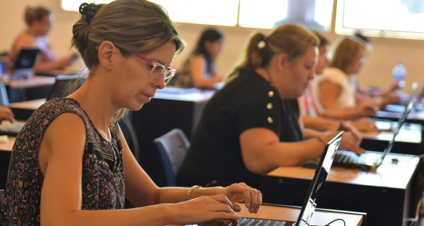 ERA, el primer asistente virtual sobre aborto para personal de salud