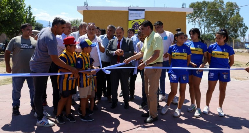 Quintela inauguró la remodelación del Club Defensores de la Boca