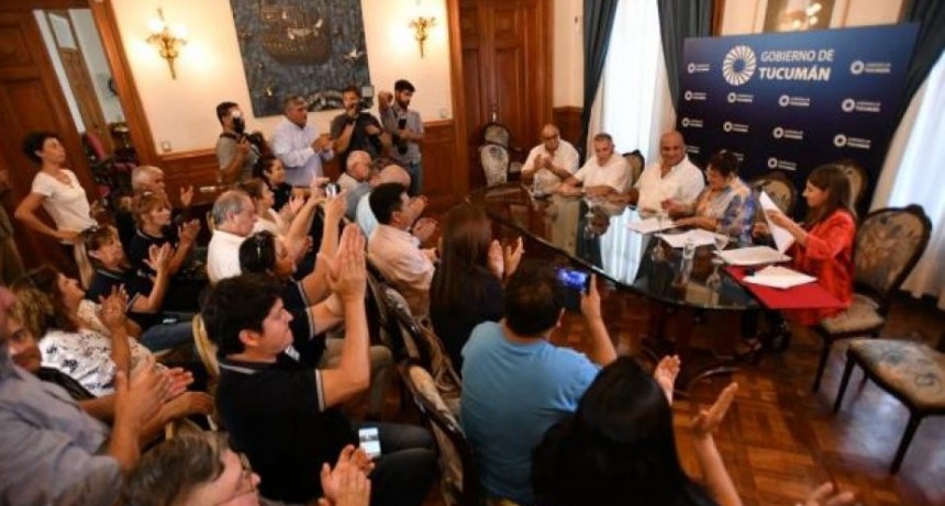  Tucumán: Estatales acordaron con el gobierno un aumento semestral del 39,5%