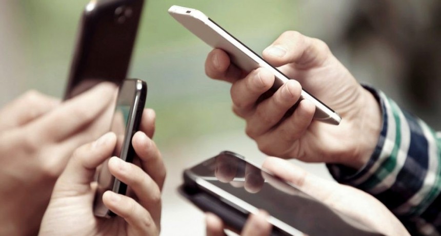 El ENACOM oficializó la validación de identidad a través de datos biométricos para celulares
