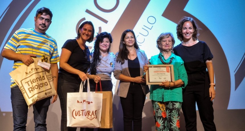 Se realizó reconocimiento a personalidades de la Comedia de la Provincia
