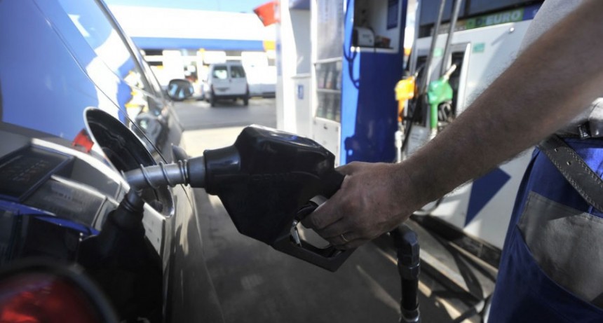 Combustibles: el Gobierno prorrogó la actualización de impuestos para evitar un nuevo aumento