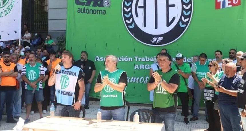 Paro 12 M: ATE La Rioja moviliza en reclamo de aumento salarial y contra el ajuste de Milei 