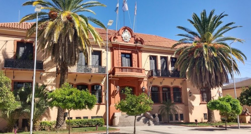 Quintela anunció un refuerzo salarial para trabajadores riojanos