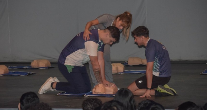 Se realizó capacitación sobre primeros auxilios a personal municipal y de entidades deportivas
