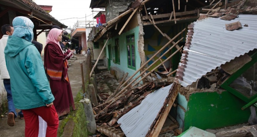 Un terremoto de gran magnitud sacude el norte de la isla Indonesia de Java