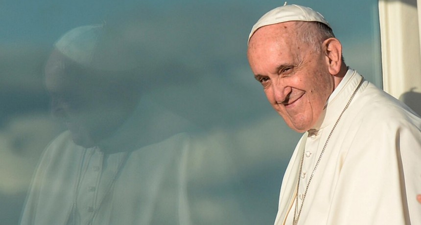 Francisco pidió por la paz en el mundo, dijo estar débil pero no imposibilitado de amar y rezar por los demás