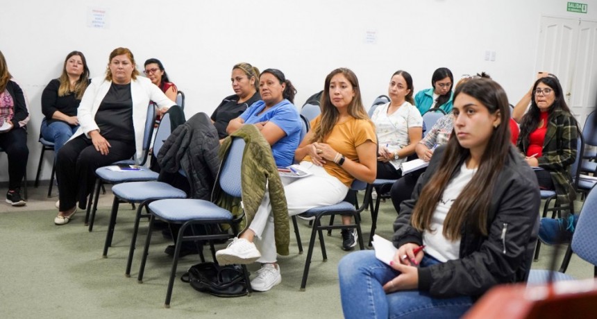 Salud capacita al personal en el uso de espirómetros para la detección de enfermedades respiratorias