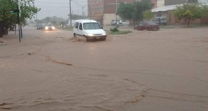 El gobierno provincial asistió a más de 1300 familias por el temporal