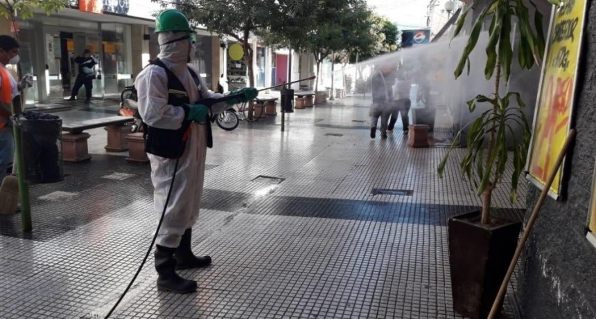 El Municipio desinfectó paseos públicos, supermercados y cajeros