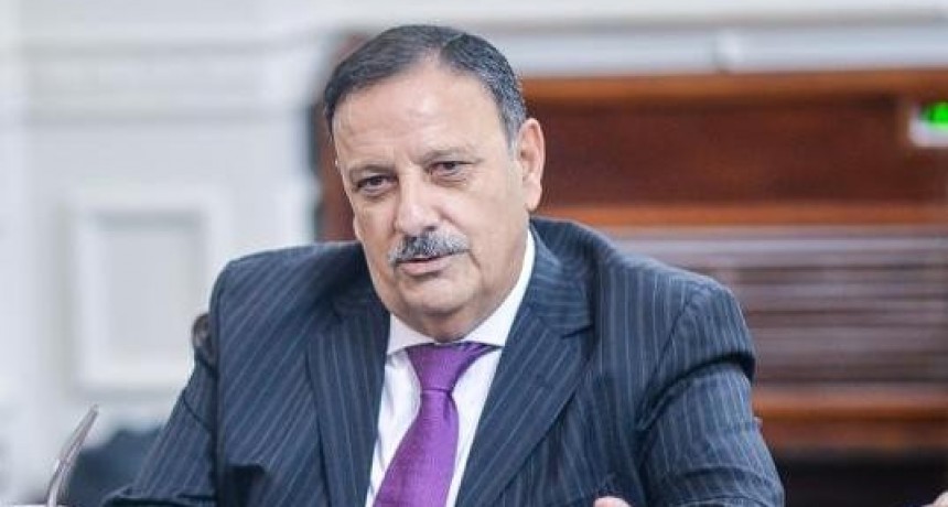 Quintela decretó el cierre de supermercados e hipermercados por 2 días