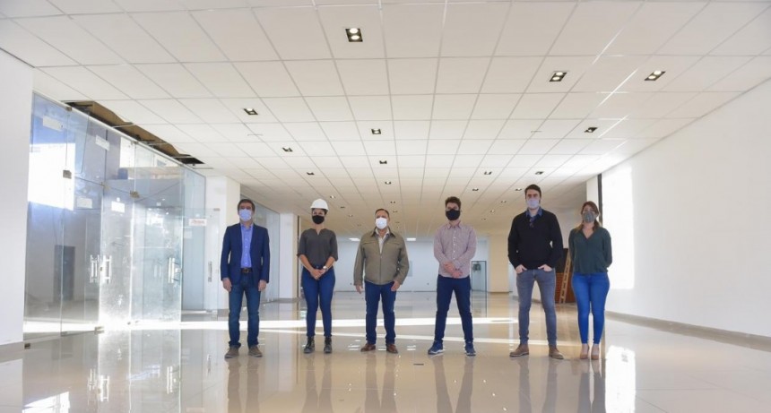 Quintela visitó obra en construcción de oficinas públicas