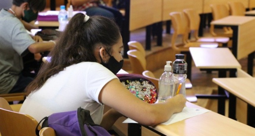 UNLaR publicó el listado de cátedras presenciales