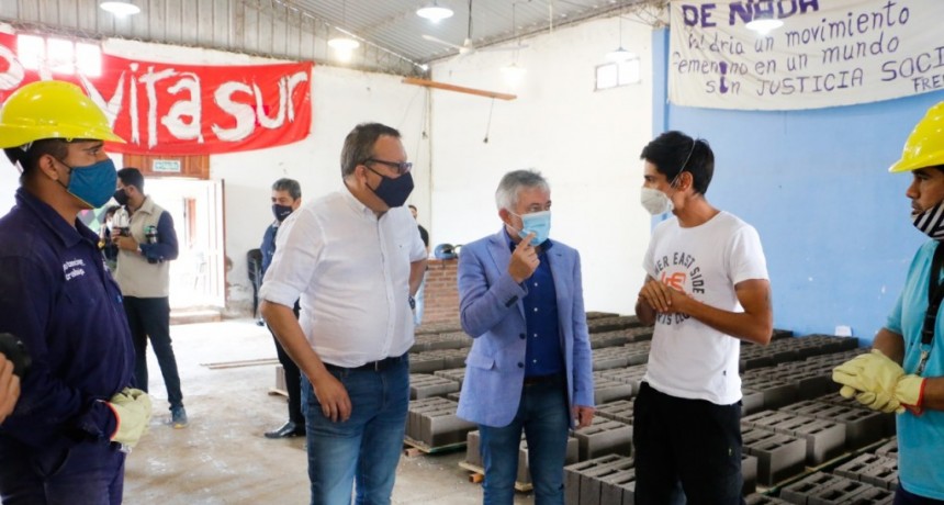  Molina visitó la bloquera del Movimiento Evita
