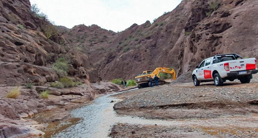 El gobierno provincial avanza en la construcción de nuevos reservorios de agua en el interior 