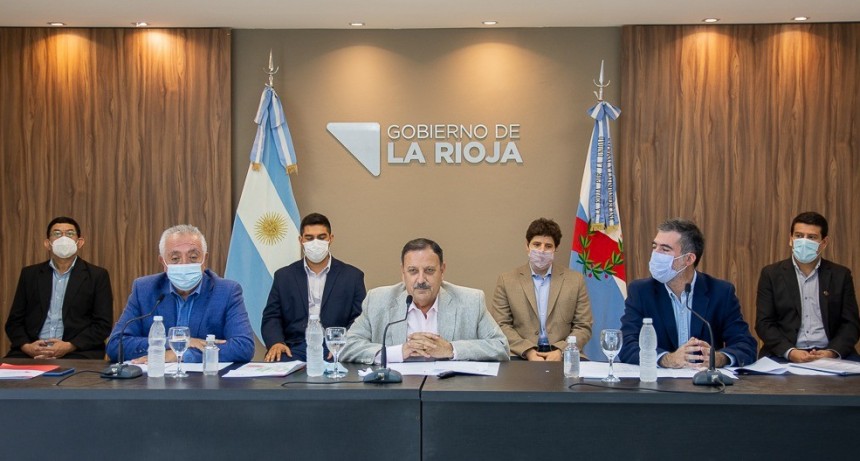  Quintela anunció la inversión de más de 6 millones de dólares para fortalecer el sistema sanitario provincial