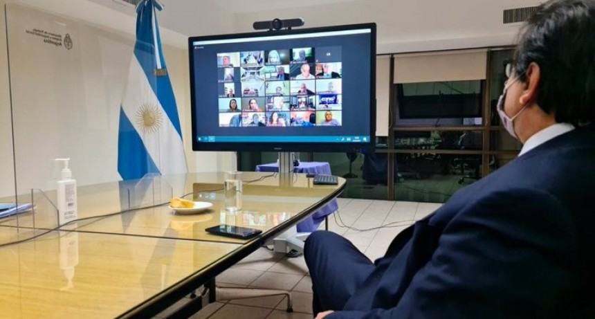 Acuerdan un aumento del 35 por ciento en el salario mínimo en siete tramos