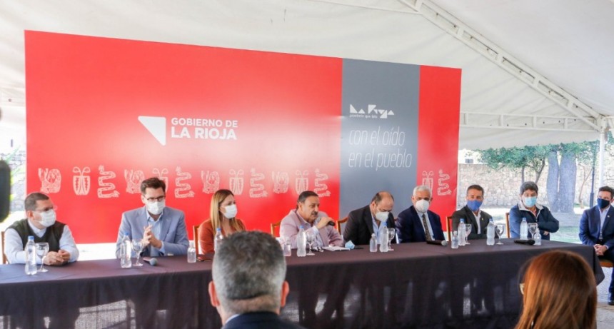  Quintela se reunió con representantes de diferentes actividades para repasar la situación sanitaria de la Provincia 