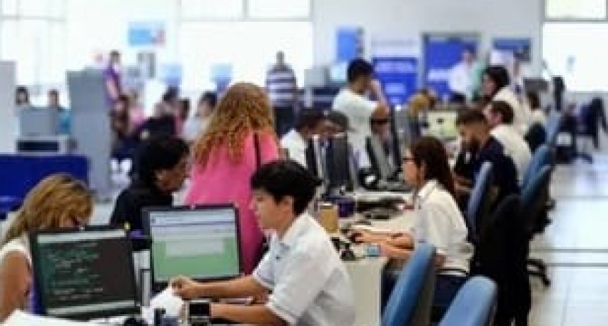 Vuelven los empleados públicos al trabajo presencial