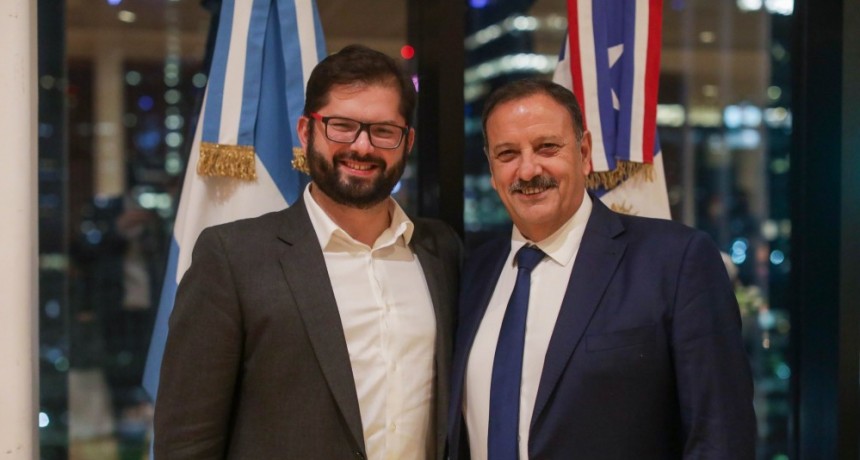  Quintela participó del recibimiento al presidente chileno Gabriel Boric en su visita a la Argentina