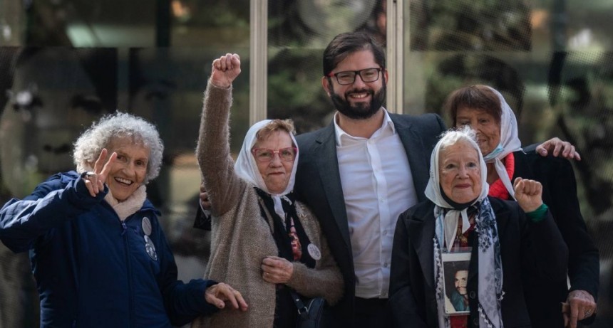 Fernández y Boric recorrieron el museo de la ESMA junto a autoridades de organismos de DDHH