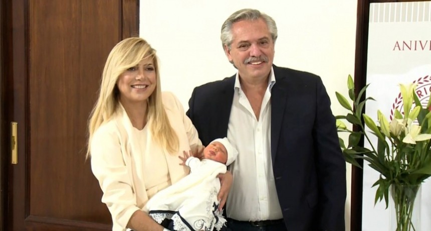 Alberto Fernández y Fabiola Yañez presentaron a su hijo: 