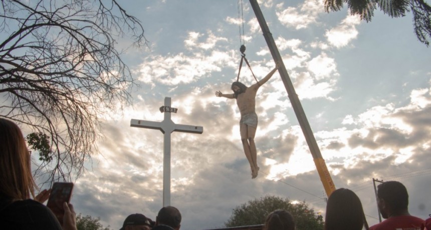 Se realizó la reposición de la imagen del Cristo en la Cruz en el Solar de la Fé