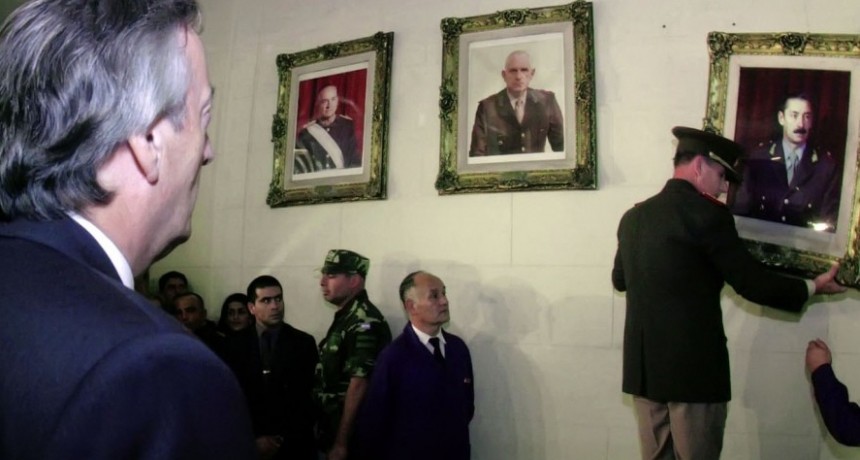 Murió Bendini, el militar que bajó los cuadros de los represores por orden de Kirchner