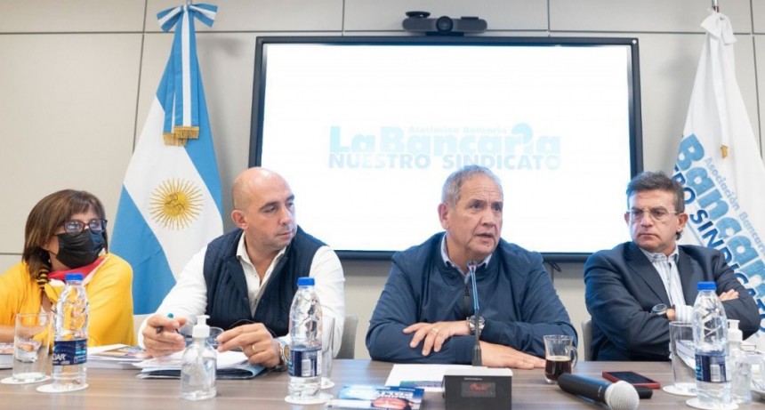 Bancarios convocan a un paro nacional el próximo jueves 28 de abril