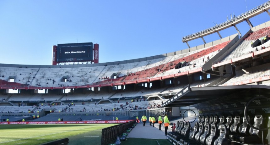 River busca una victoria ante Atlético para no complicar su clasificación