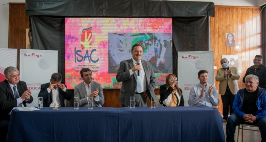 Quintela recorrio los trabajos en el Instituto Crulcich y anunció una batería de obras para mejorar el sistema educativo 