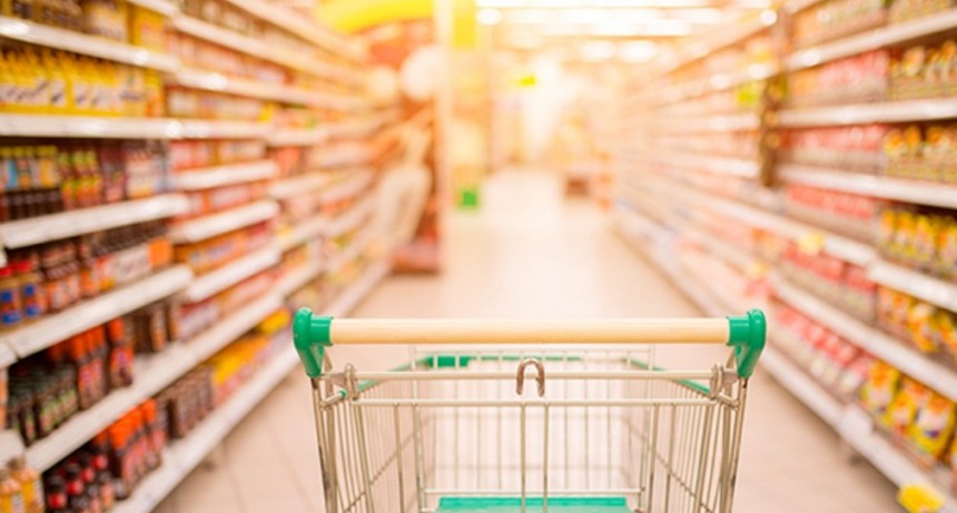 Ventas en supermercados crecieron 6,6% en febrero, máximo en casi 2 años