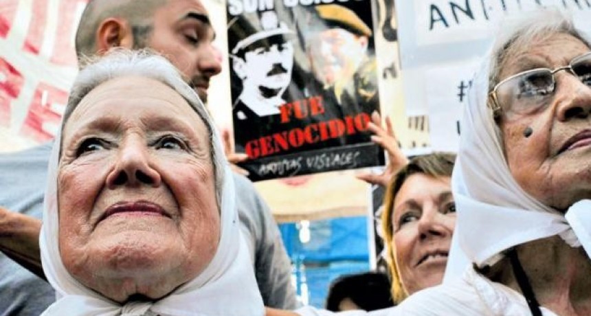 Las Madres de Plaza de Mayo conmemoran sus 45 años de lucha