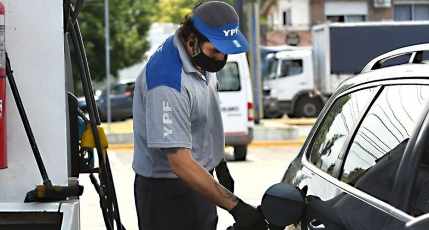 Naftas en Precios Justos: el Gobierno y las petroleras acordaron subas del 4% por mes hasta julio