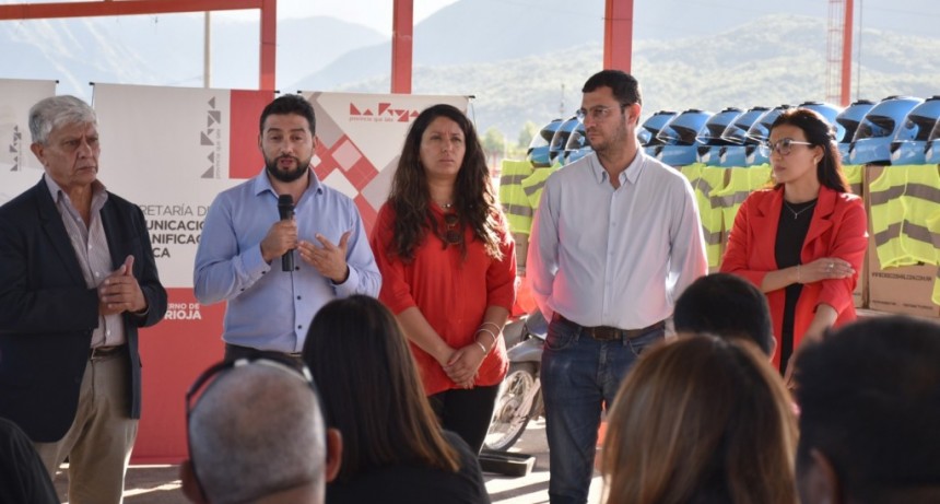Trabajadores de los medios de comunicación recibieron capacitación en seguridad vial