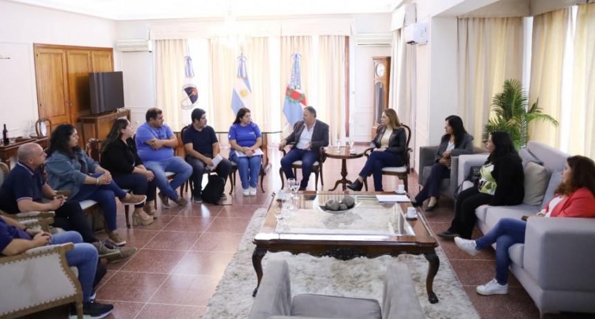 Quintela recibió a trabajadores despedidos el estado nacional