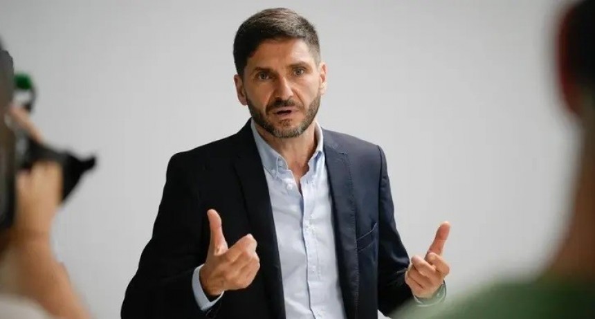 En Santa Fé Maximiliano Pullaro se impone con contundencia