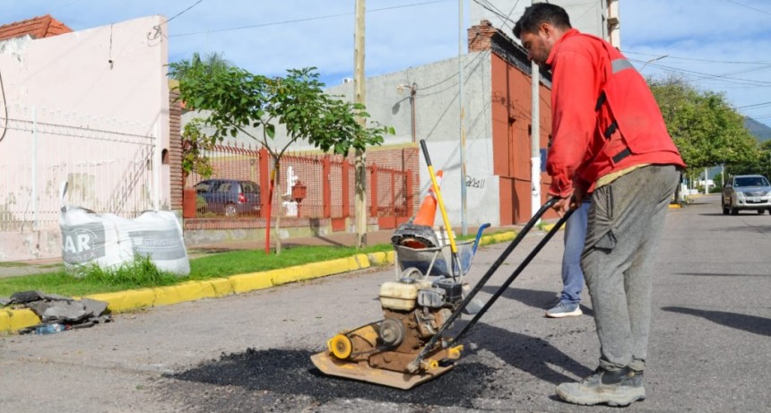 Intensivo plan de bacheo del Municipio Capital
