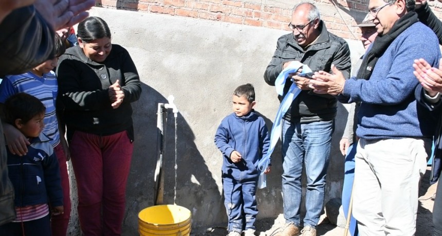 El gobierno provincial inauguró red de Agua Potable en el departamento Rosario Vera Peñaloza
