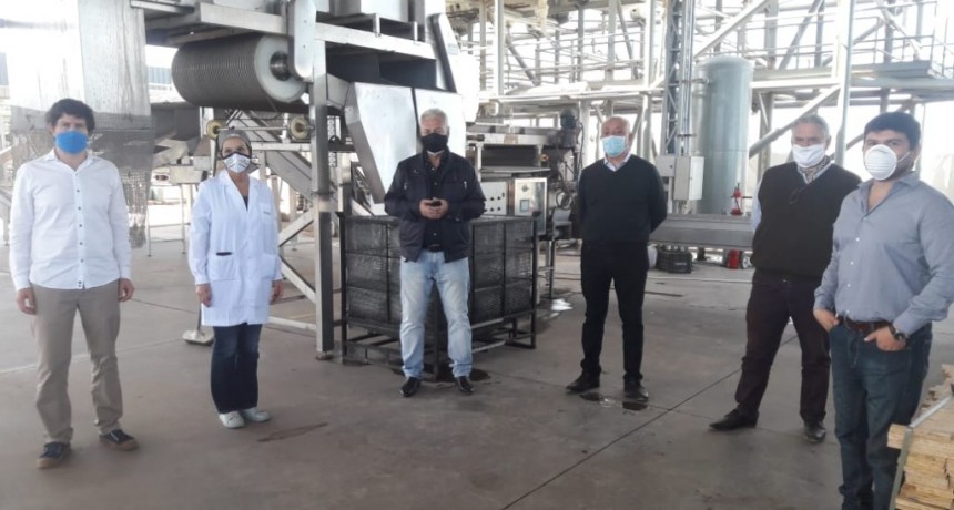 UNIR y la Unión Industrial de Tucumán donaron 20 mil litros de alcohol